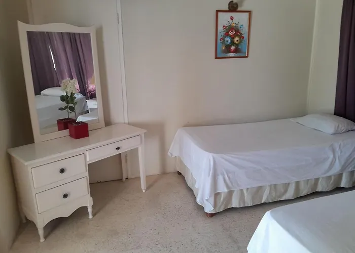 Chinnor-kent Ave Villa