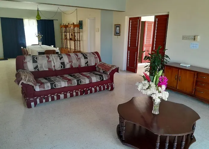Chinnor-kent Ave Villa