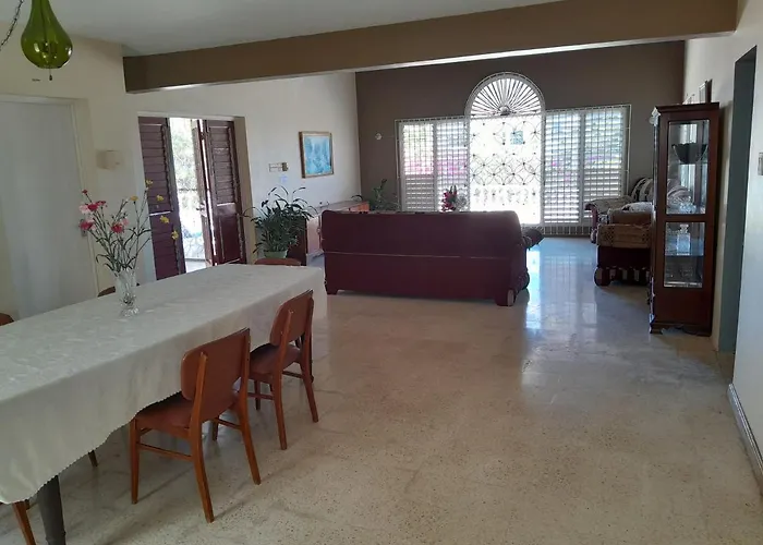 Chinnor-kent Ave Villa *