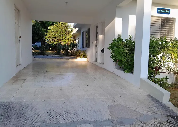 Villa Chinnor-kent Ave *