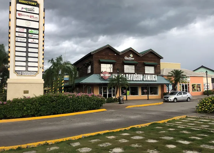 Chinnor-kent Ave Villa Montego Bay