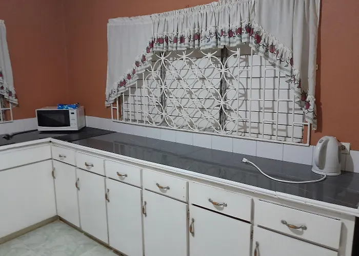 Chinnor-kent Ave Villa *