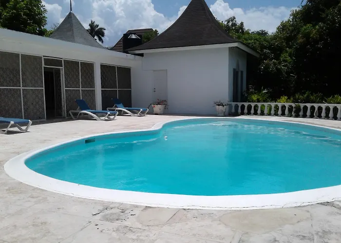Chinnor-kent Ave * Montego Bay