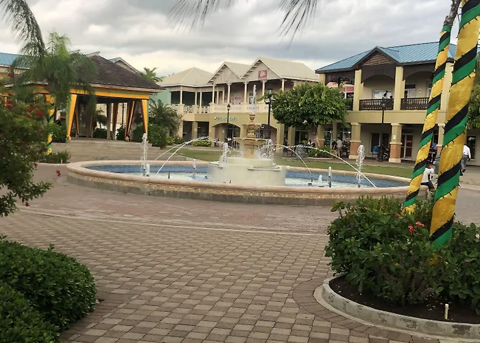 Chinnor-kent Ave Villa Montego Bay